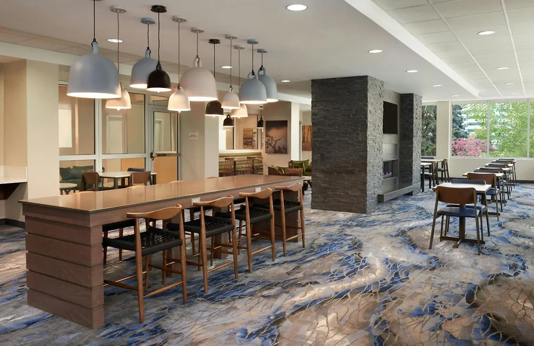 Fairfield Inn & Suites By Marriott Calgary Downtown-1