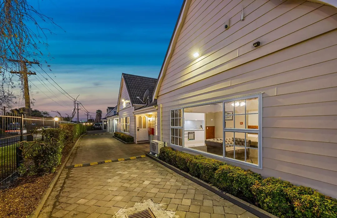 Aroha Motel & Apartments-1