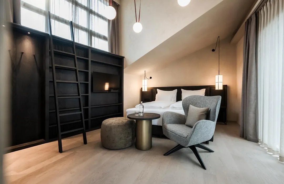 Eisenhut Boutique Hotel-1