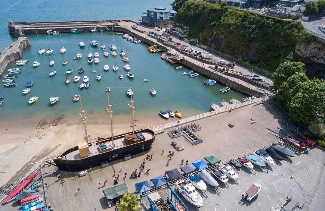 Harbour Stays - The Marine Centre, Saundersfoot Harbour, Sa69 9He-1