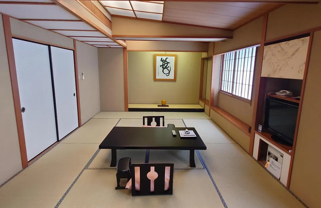 Kasuga Hotel-1
