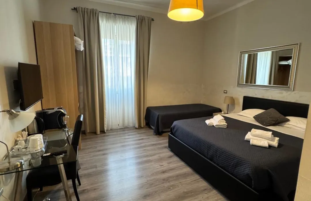 Rhs Rienzo Suites Guesthouse-1