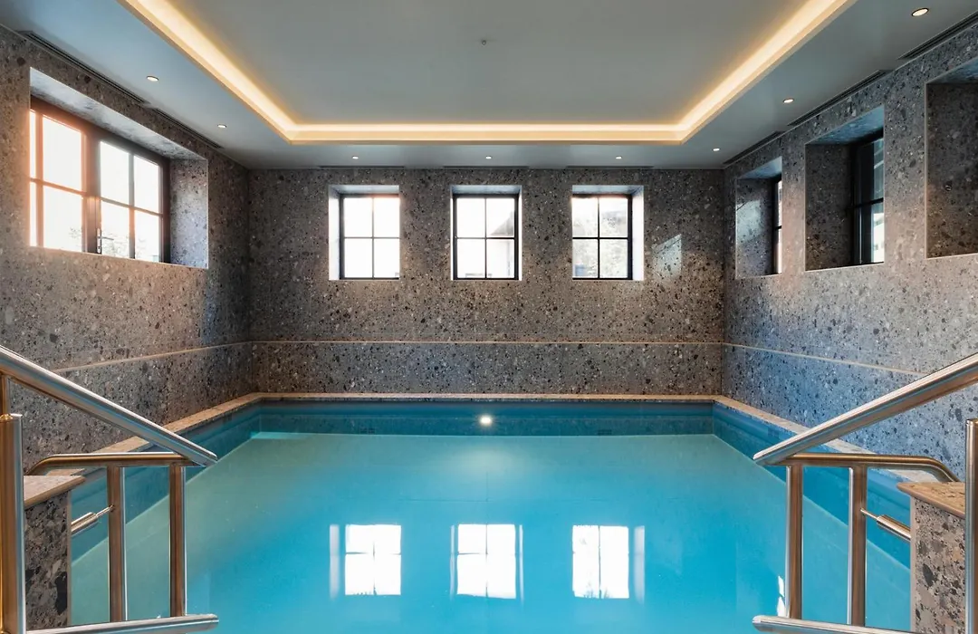 Van Der Valk Theaterhotel De Oranjerie-1