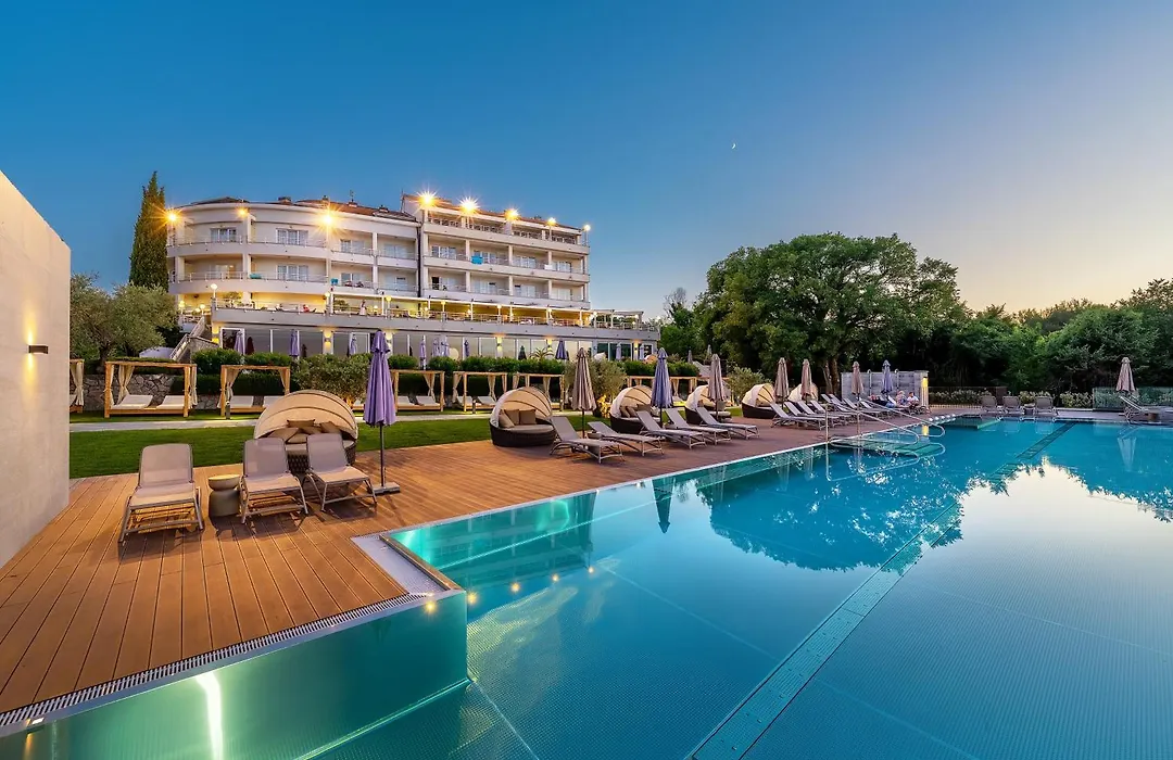 Spa & Wellness Hotel Pinia-1