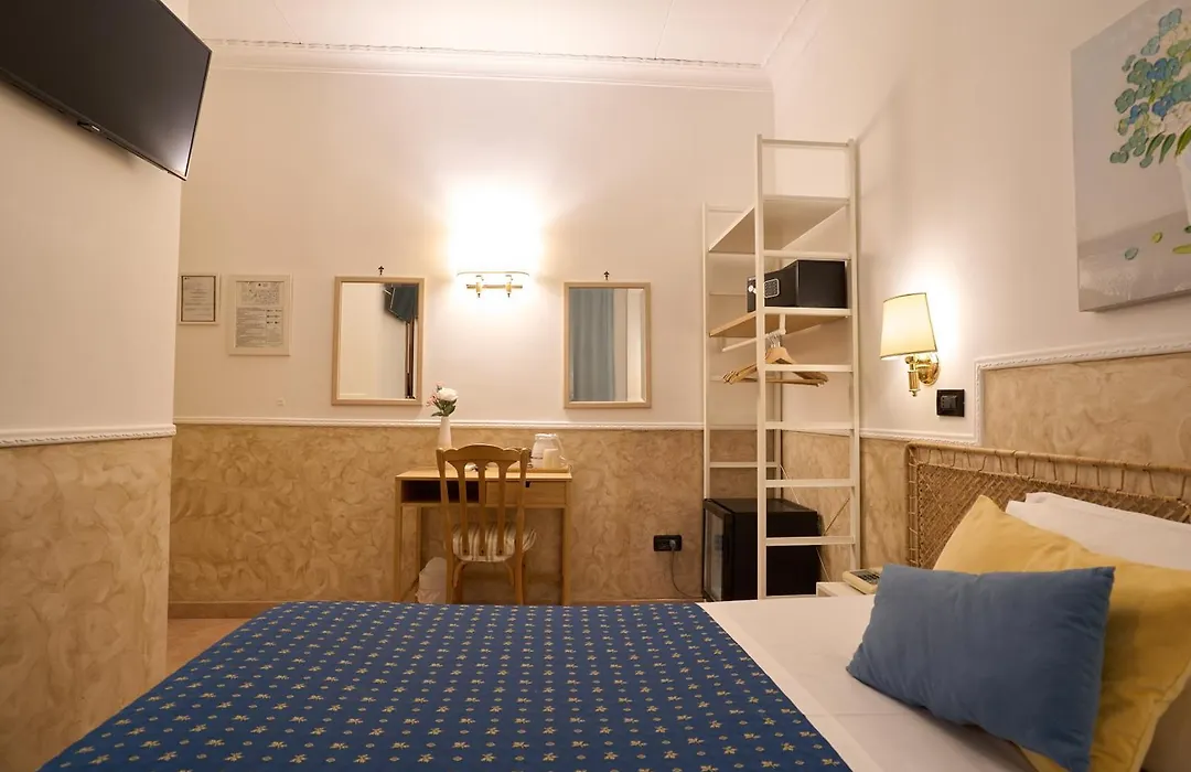 Hotel Ascot-1