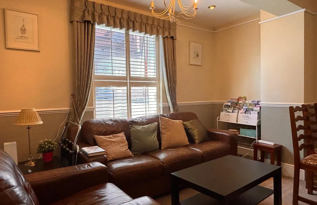The Mayfair Guest House Self Catering-1