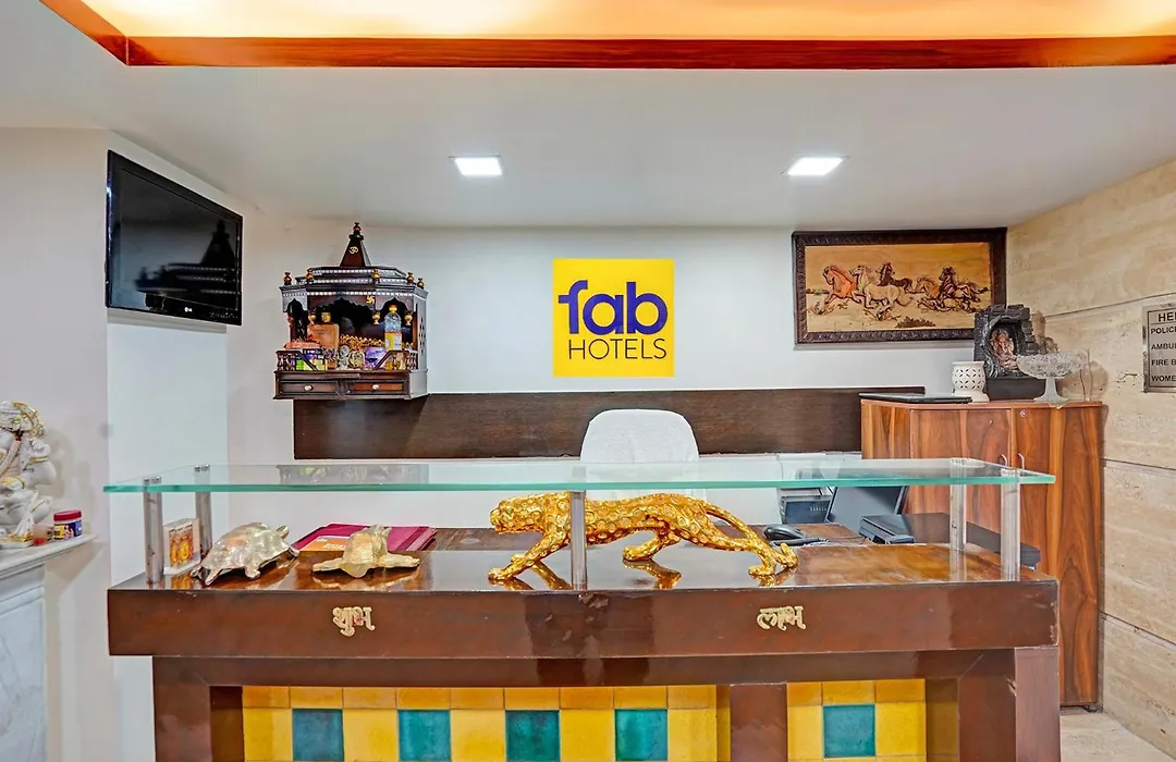 Fabhotel Galaxy - Nr Patel Nagar Metro-1