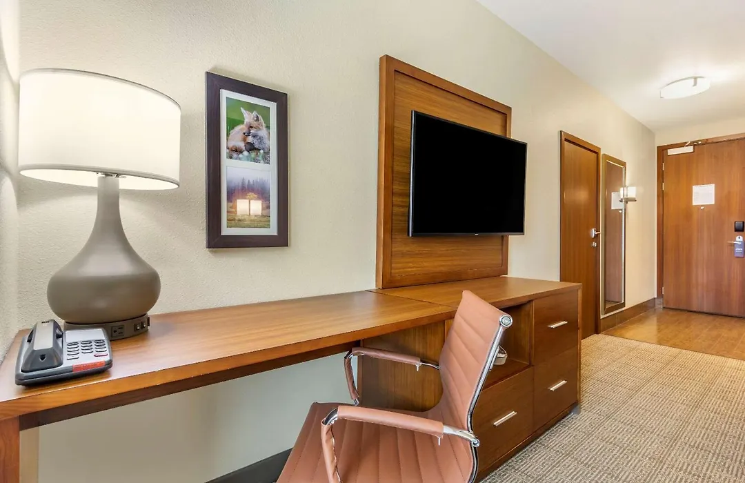Comfort Inn & Suites Lakewood By Jblm-1