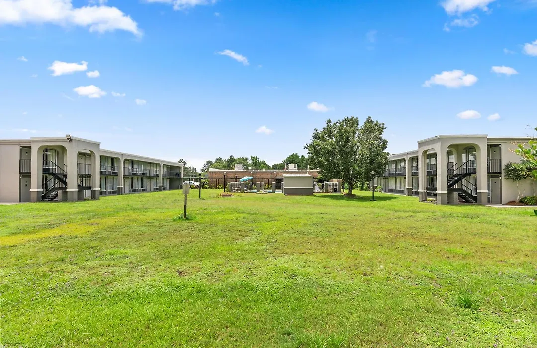 Econolodge-1