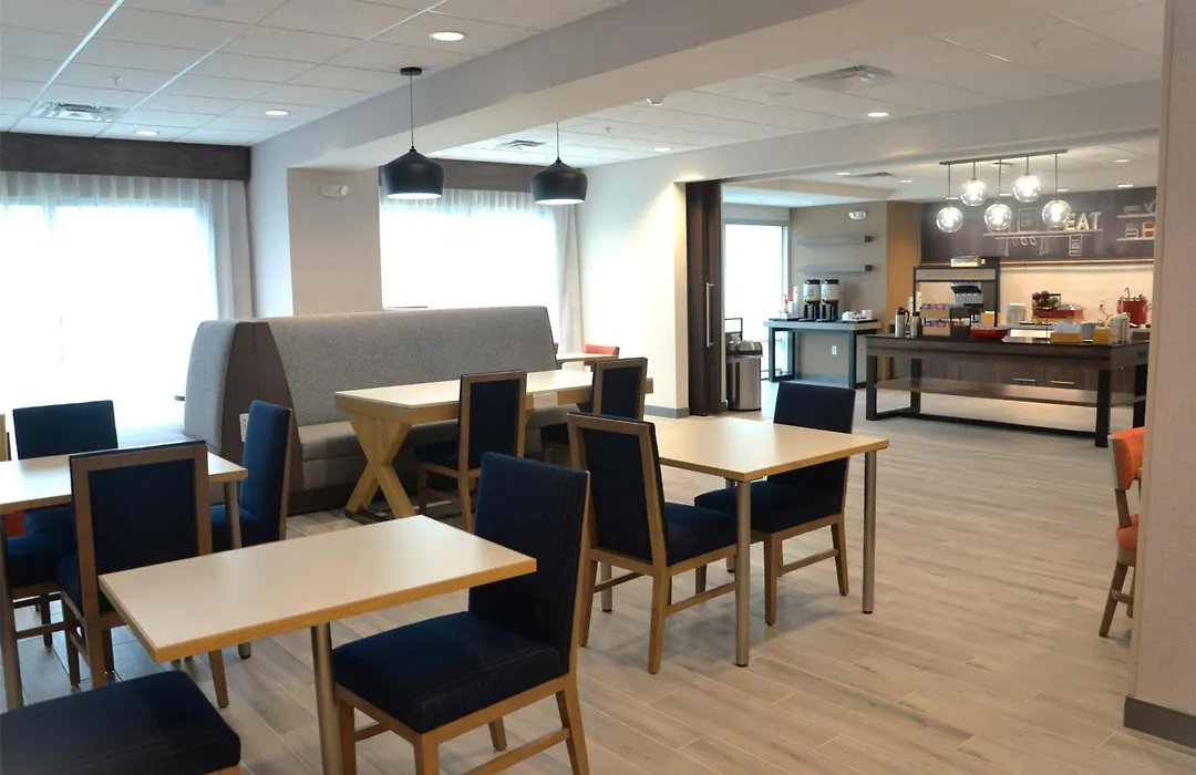 Hampton Inn Cabot-1