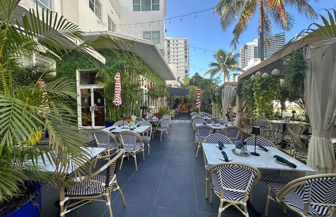 Maxine'S Dorset Catalina Hotel-1