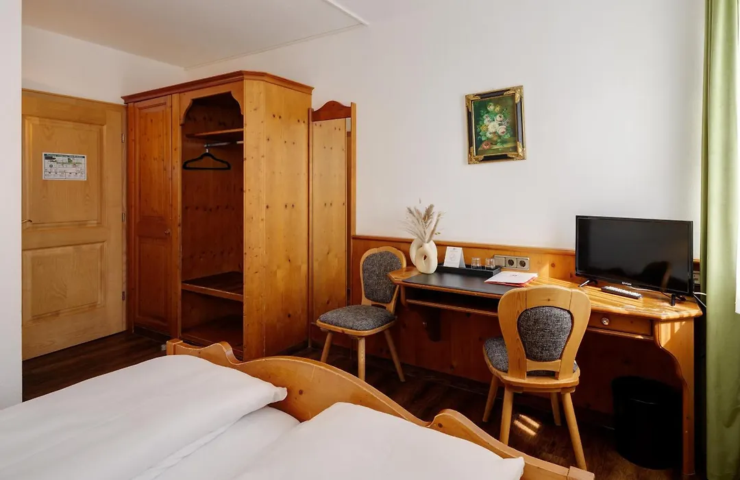 Gasthaus&Hotel Zum Boarn-1