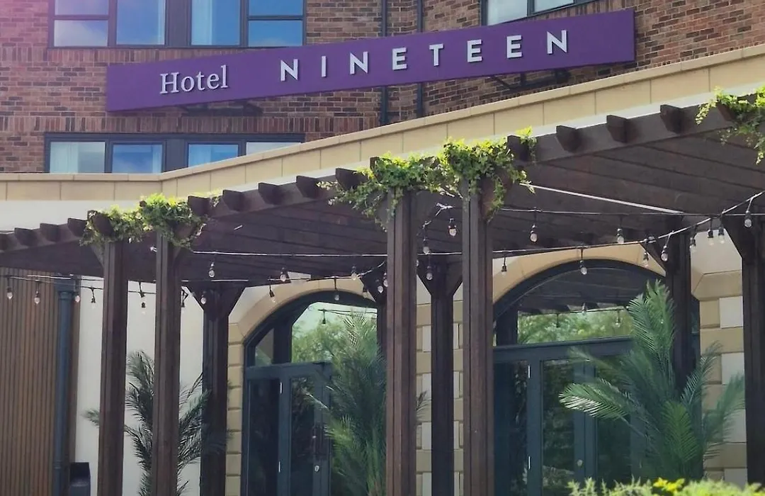 Hotel Nineteen-1