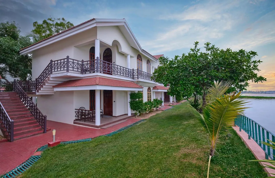 Sterling Lake Palace Alleppey-1