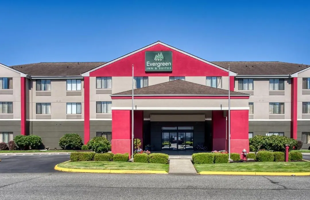 Evergreen Inn & Suites-1