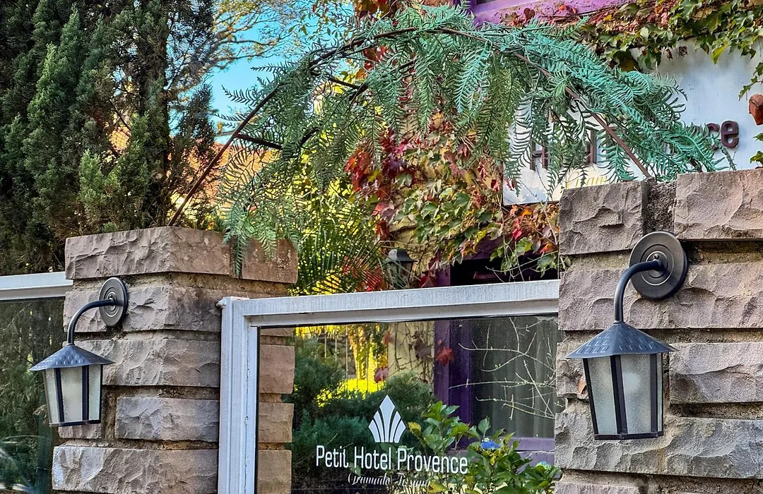 Petit Hotel Provence Gramado-1