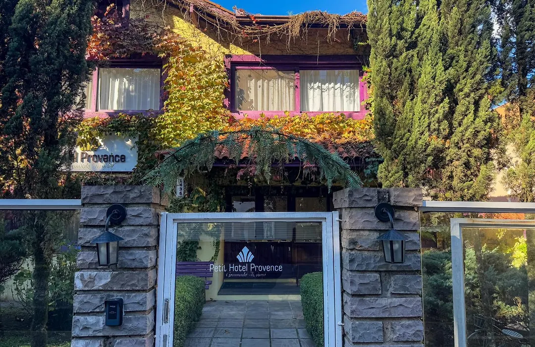 Petit Hotel Provence Gramado-1