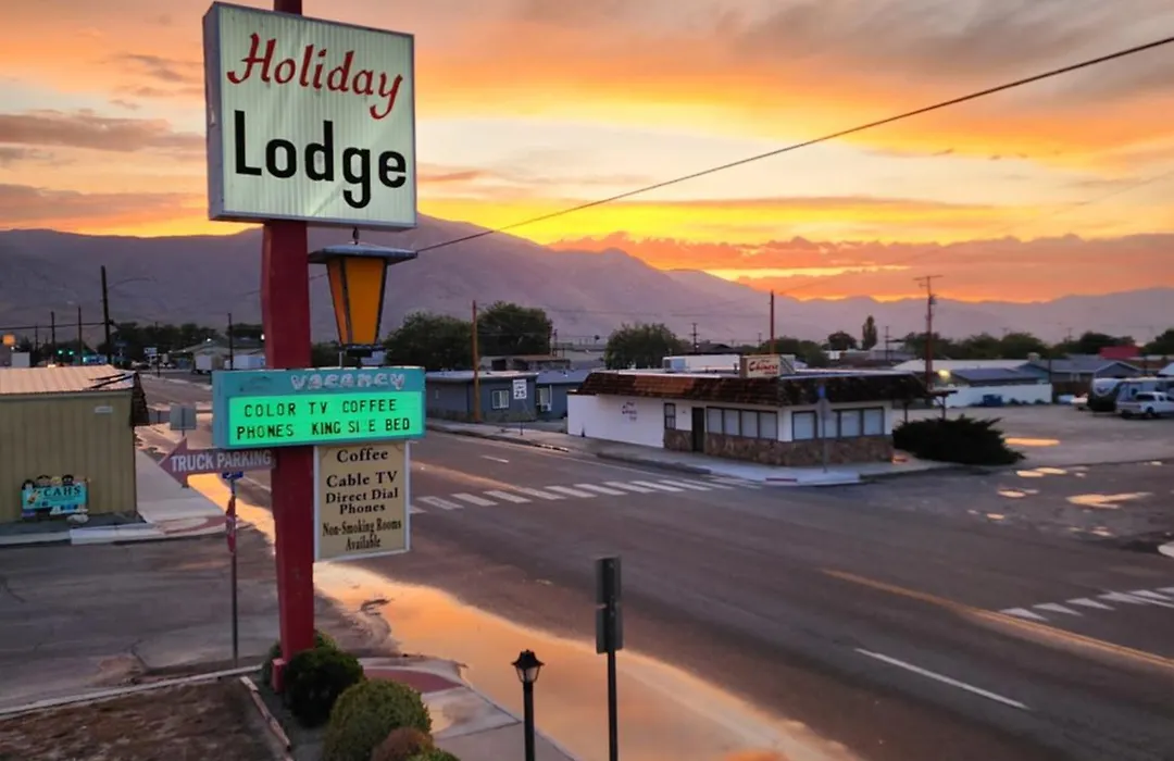 Holiday Lodge-1