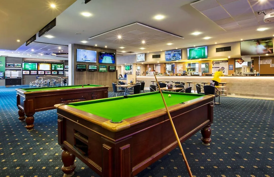 Nightcap At St Albans Hotel-1