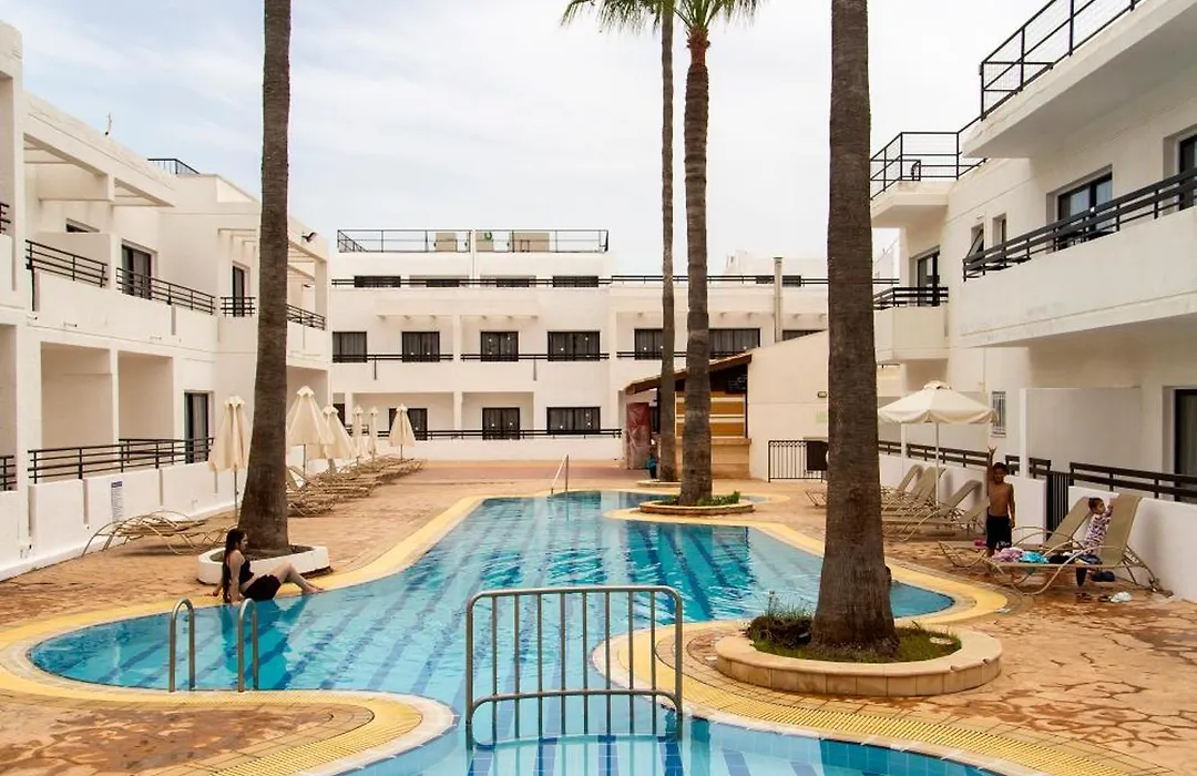Summer'S Hotel Apartments-1