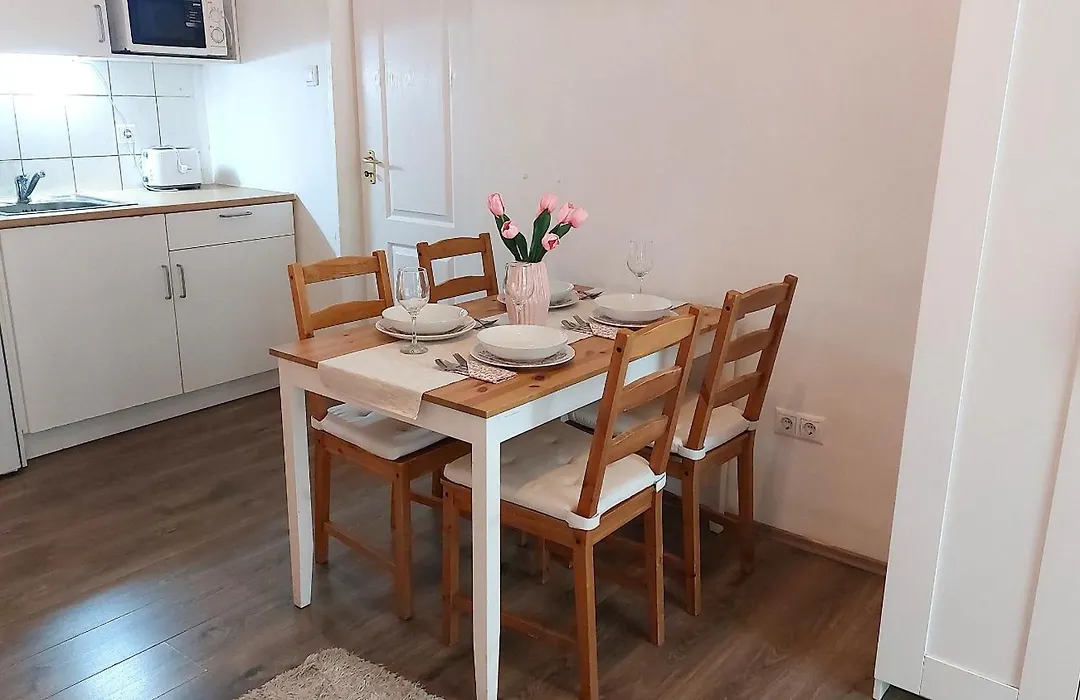 Goodmo Budapest Smart Rooms-1