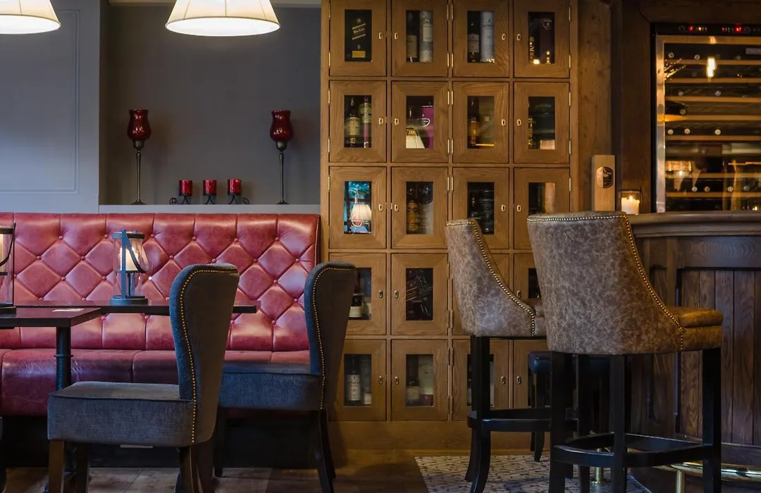 Court Yard Hotel-1