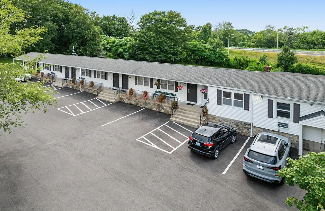 Founder'S Brook Motel And Suites-1