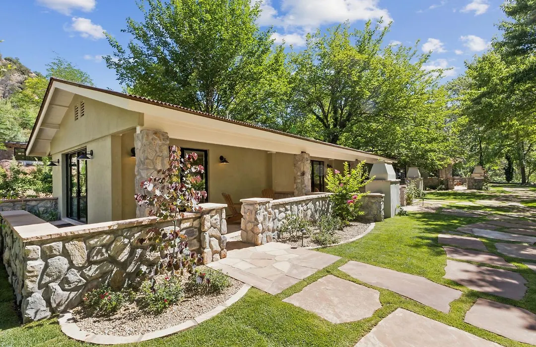 The Joy Sedona - Bed & Breakfast And Luxury Creekside Cabins-1