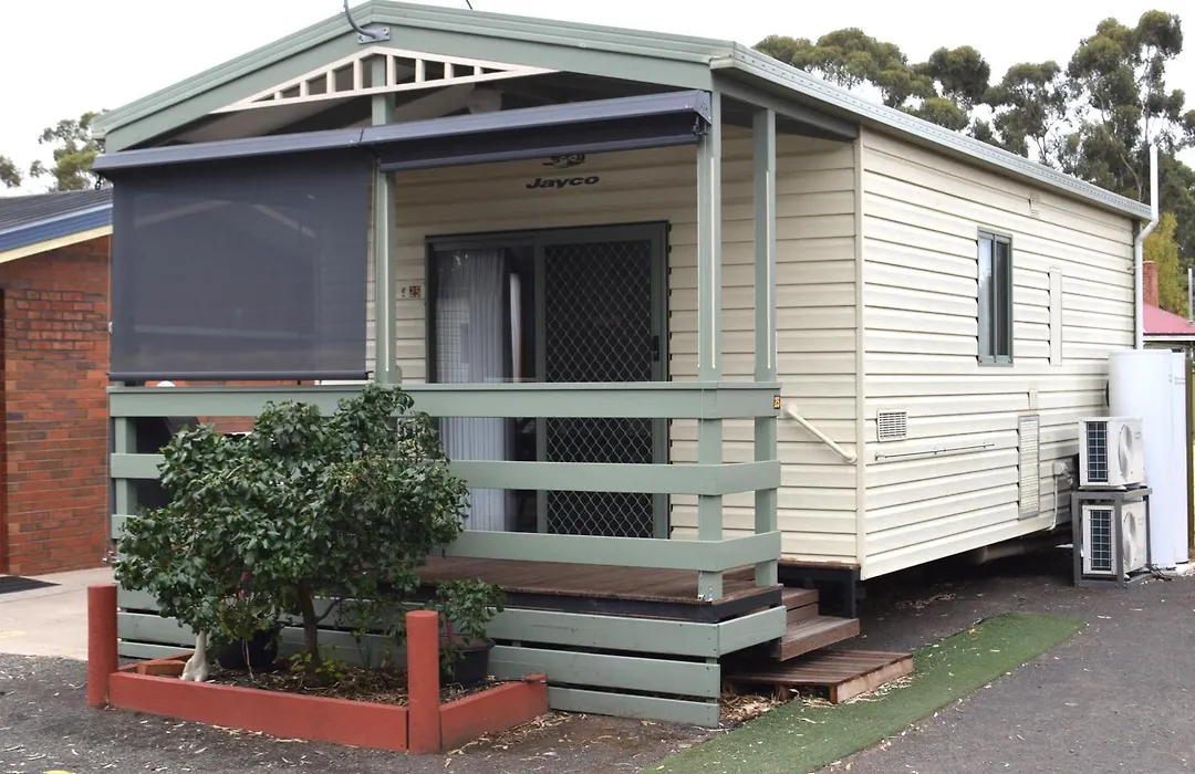 Golden Country Motel And Caravan Park-1