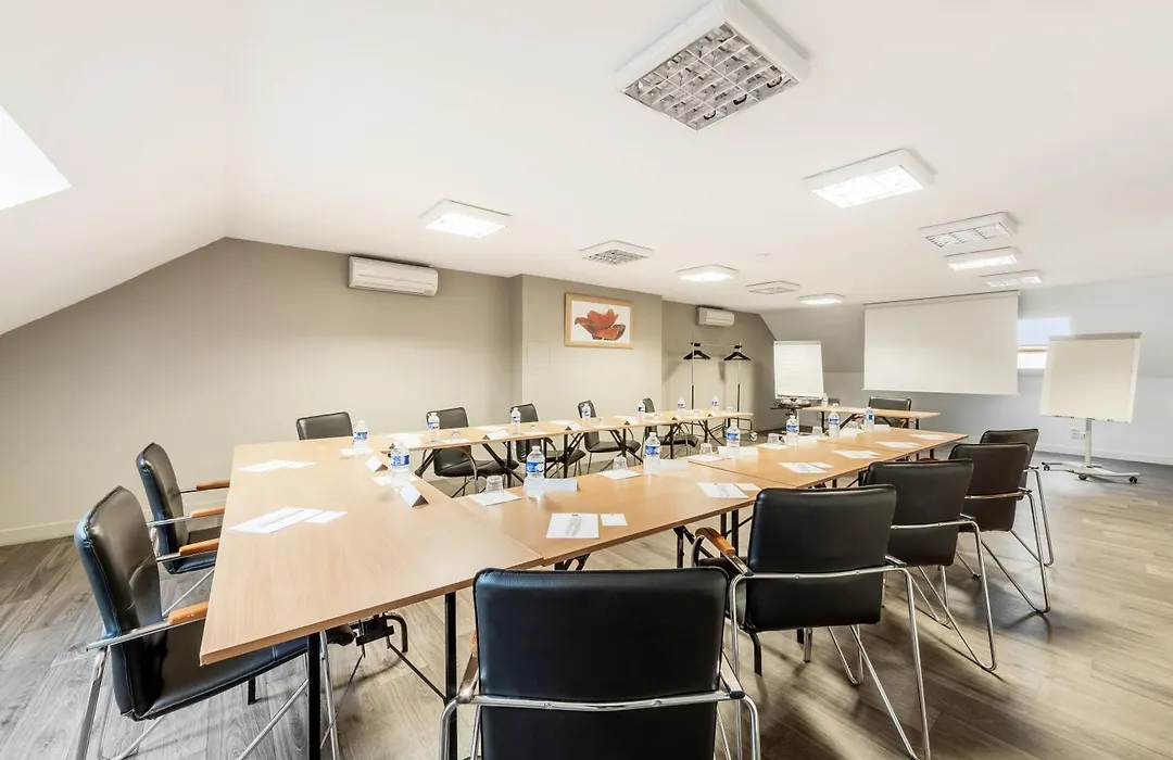 Comfort Hotel Orleans Saran-1