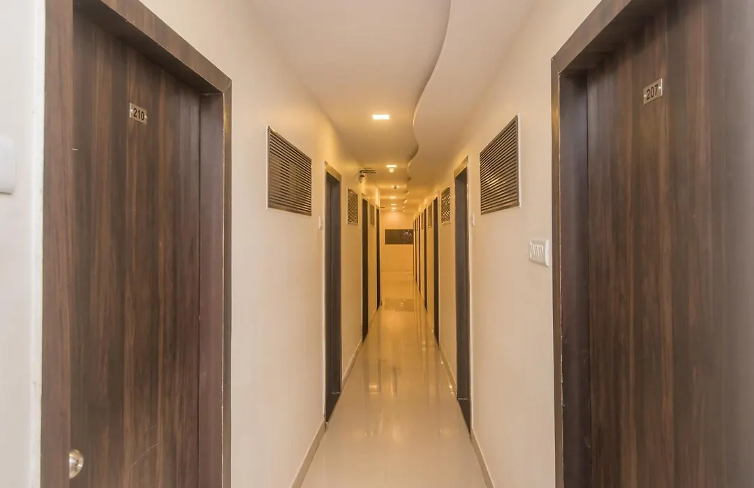 Hotel O Golden Nest Near Chhatrapati Shivaji International Airport-1