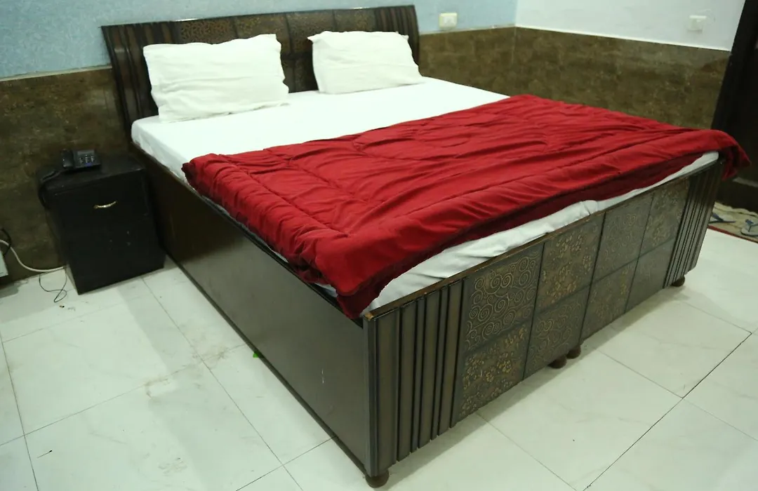 Hotel The Diamond 2 Min From Zirakpur Bus Stand-1