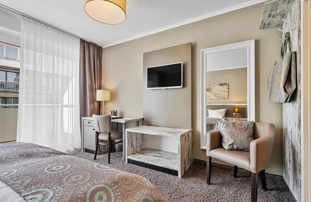 Strand No 1 Hotel Strand No 1 - Doppelzimmer 7 - Landseite-1