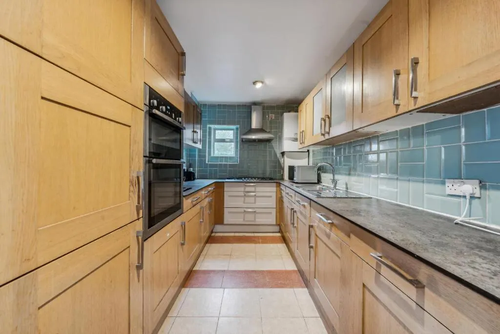 London Central Acton House-1