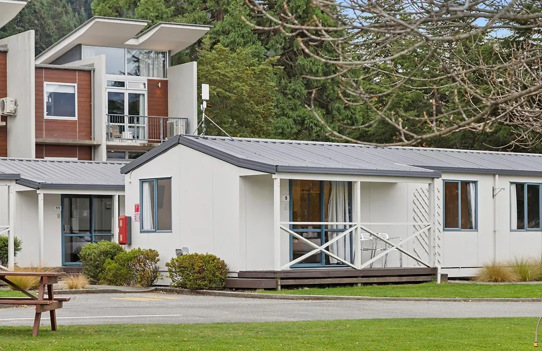 Hampshire Holiday Parks - Queenstown Lakeview-1