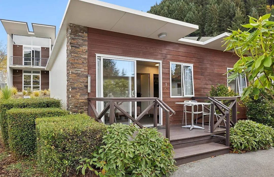 Hampshire Holiday Parks - Queenstown Lakeview-1