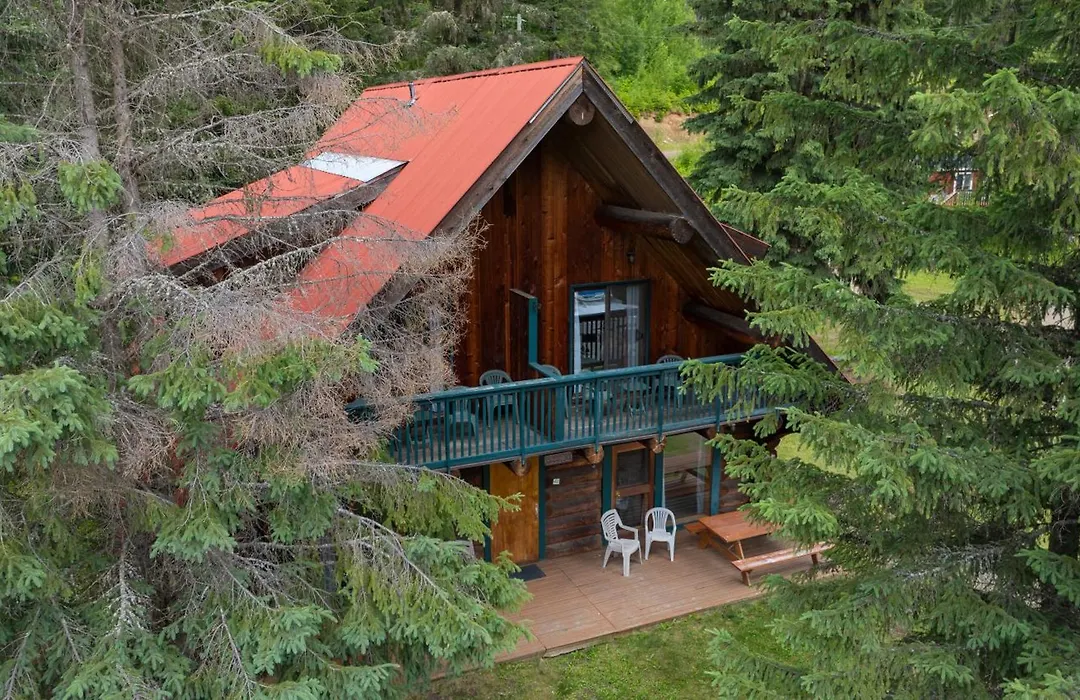 Helmcken Falls Lodge Cabin Rooms And Rv Park-1
