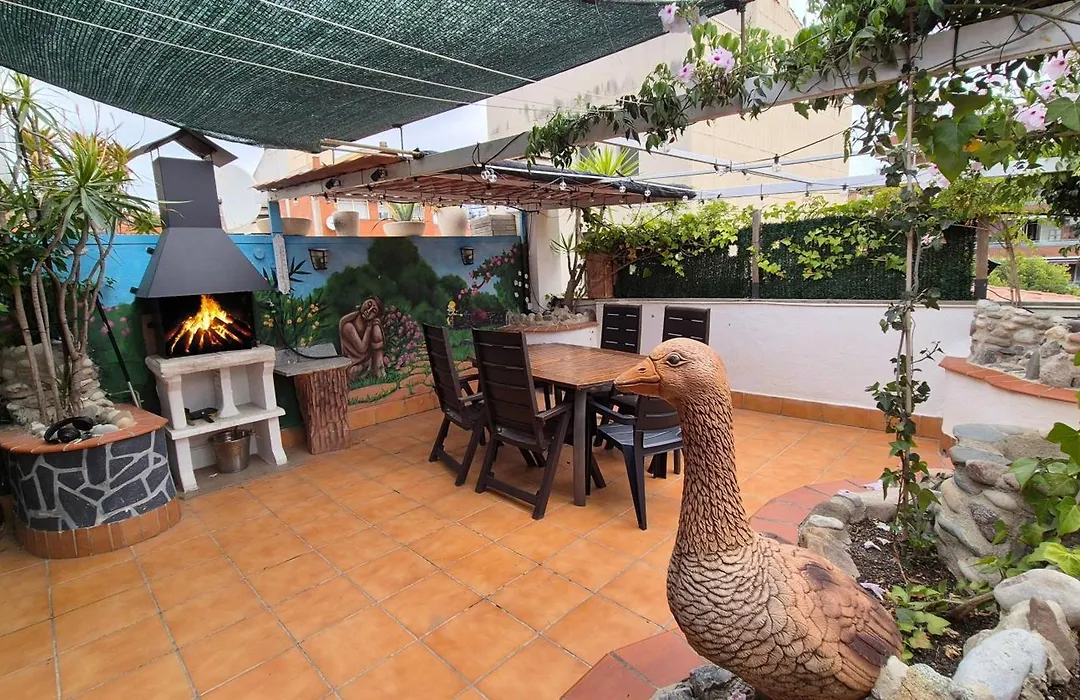 Attic,Terrace&BBQ, Airport 15 Min, Cruise-Port 30 min, Fácil enlace Metro Barcelona-1