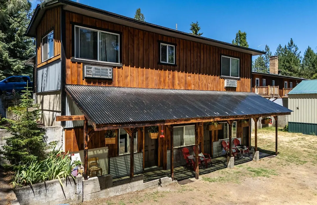 Lake Village Lodge-1