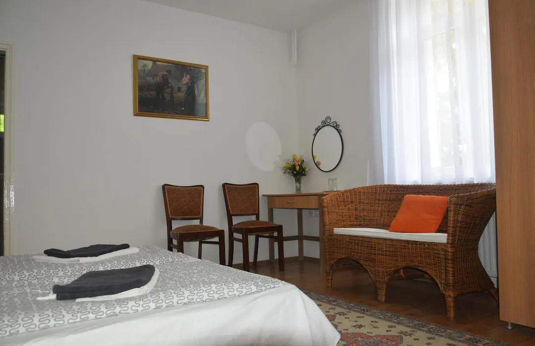 Sopron Balf Panzio-1