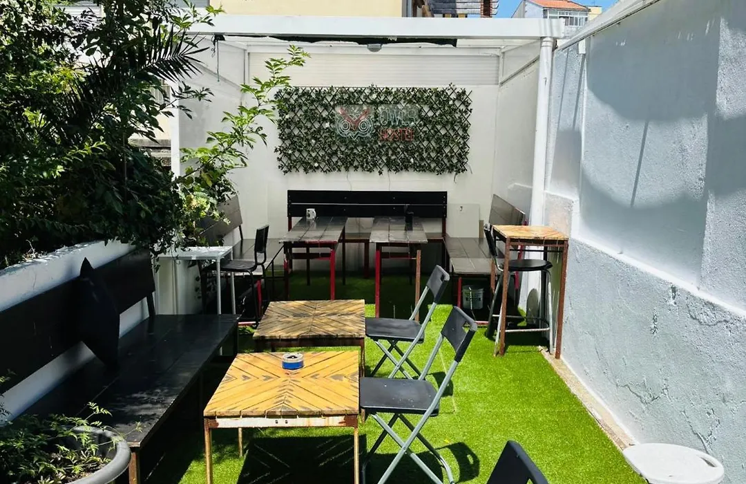 Owls Hostel Ribeiro-1