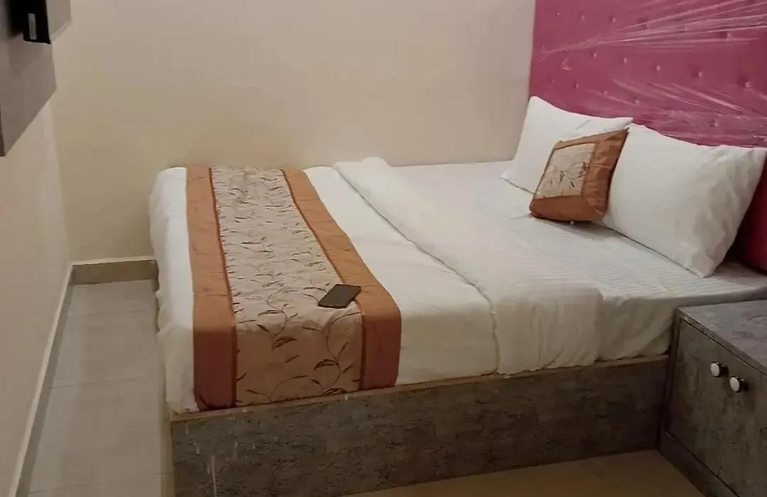 Hotel Priceless Galaxy Nesco Goregoan Mumbai-1
