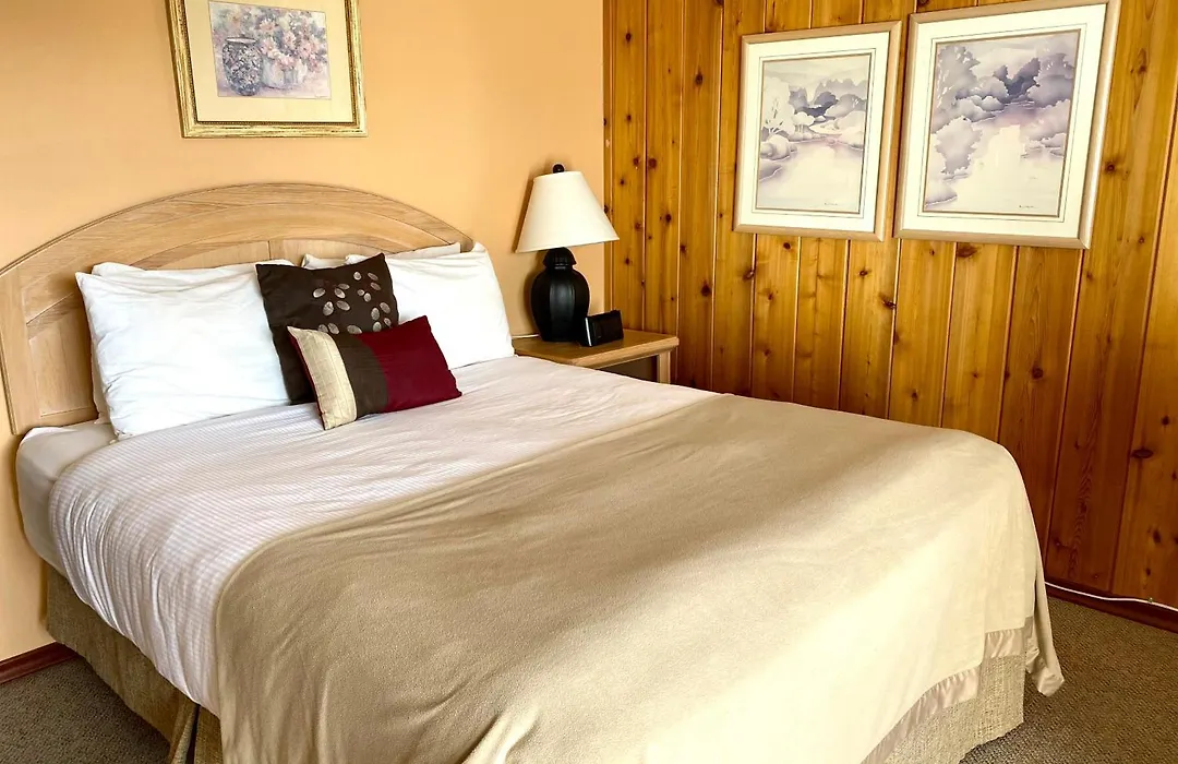 Rocky Mountain Springs Lodge-1