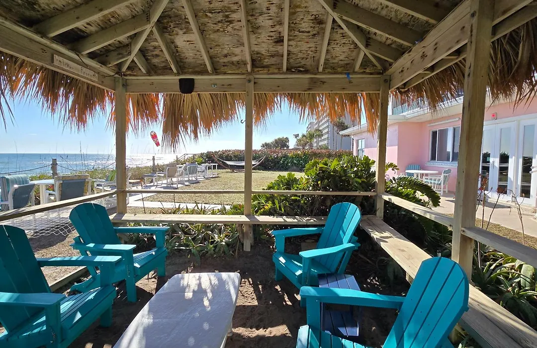 Oceanfront Sea Scape Motel-1