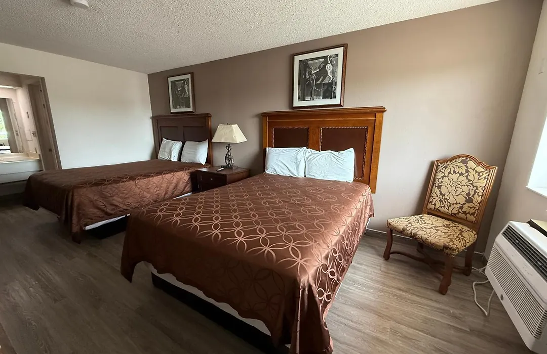Island Inn-1
