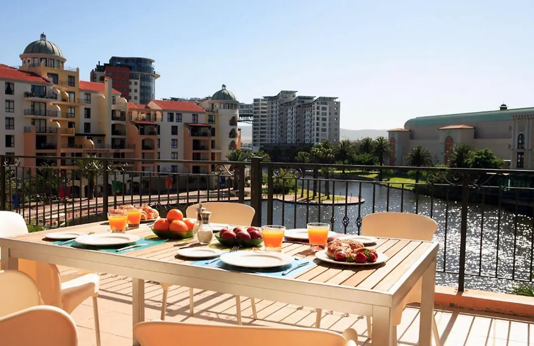 Island Club Hotel & Apartments-1