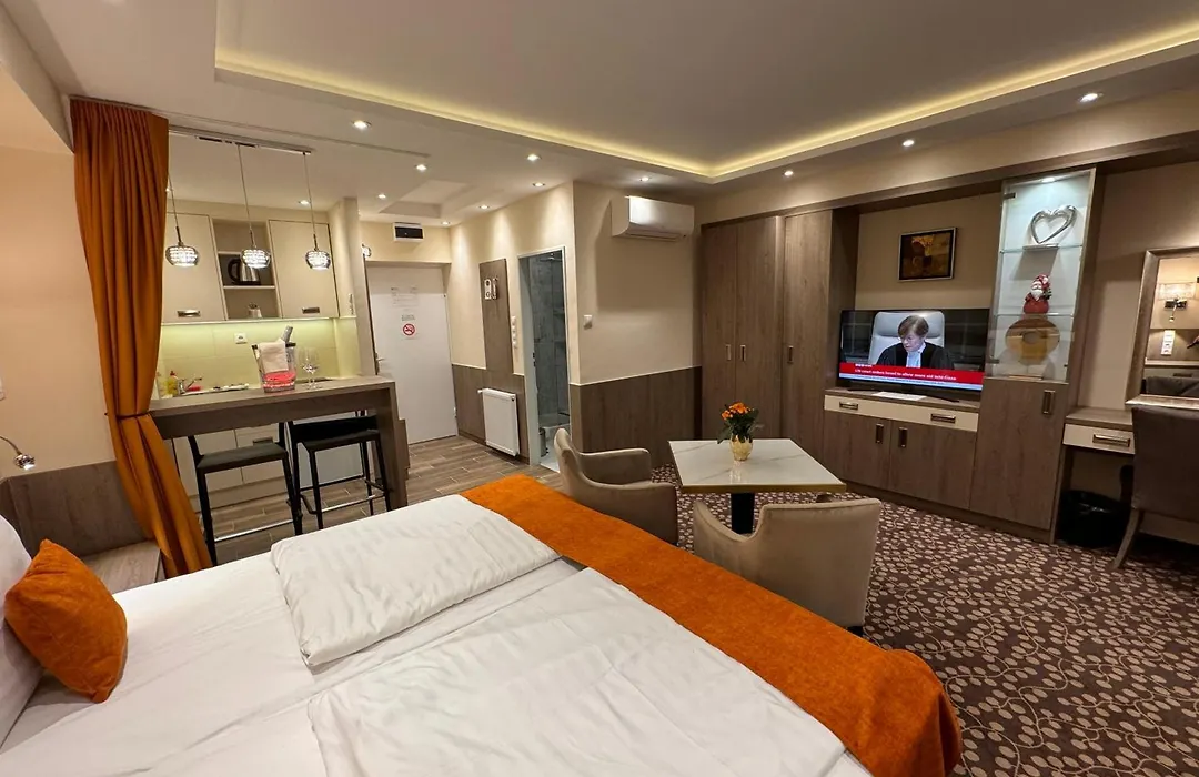 Hotel Charles-1