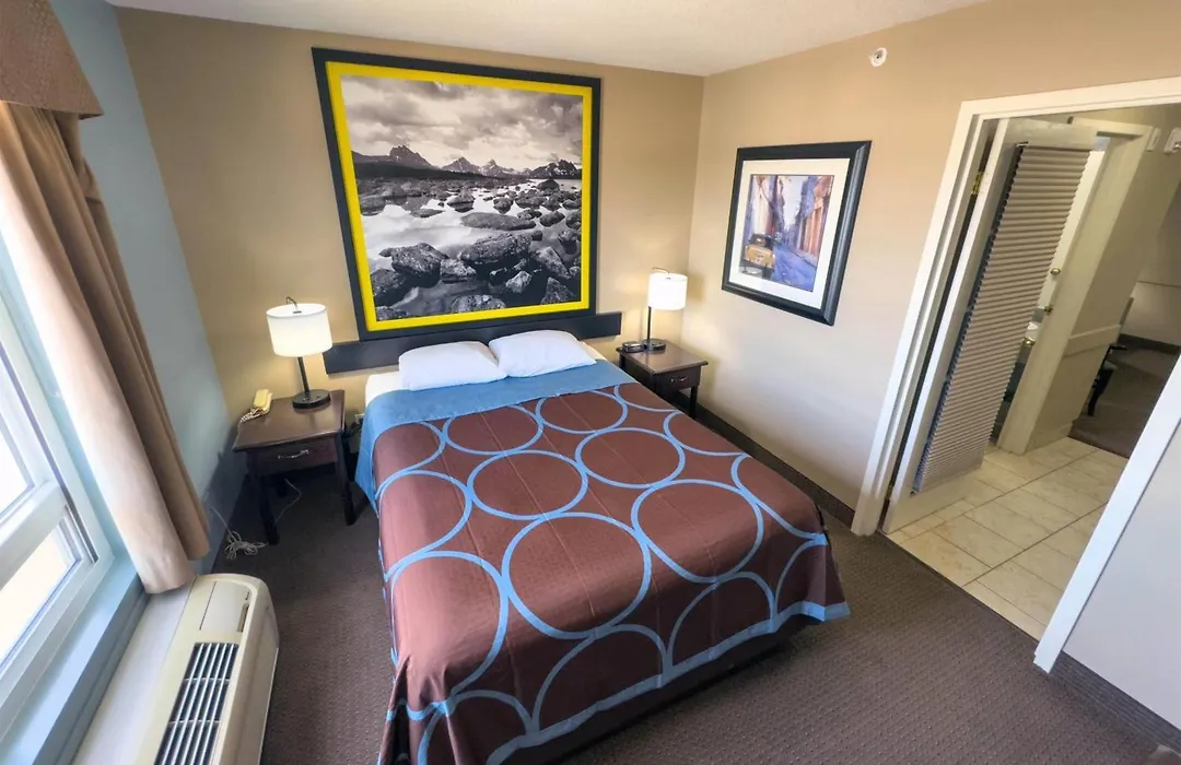 Super 8 By Wyndham Edmonton South-1