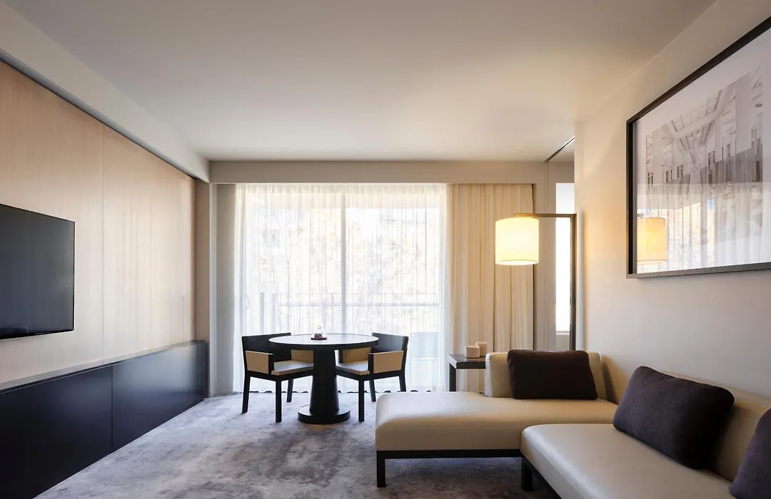 Hotel Realm-1
