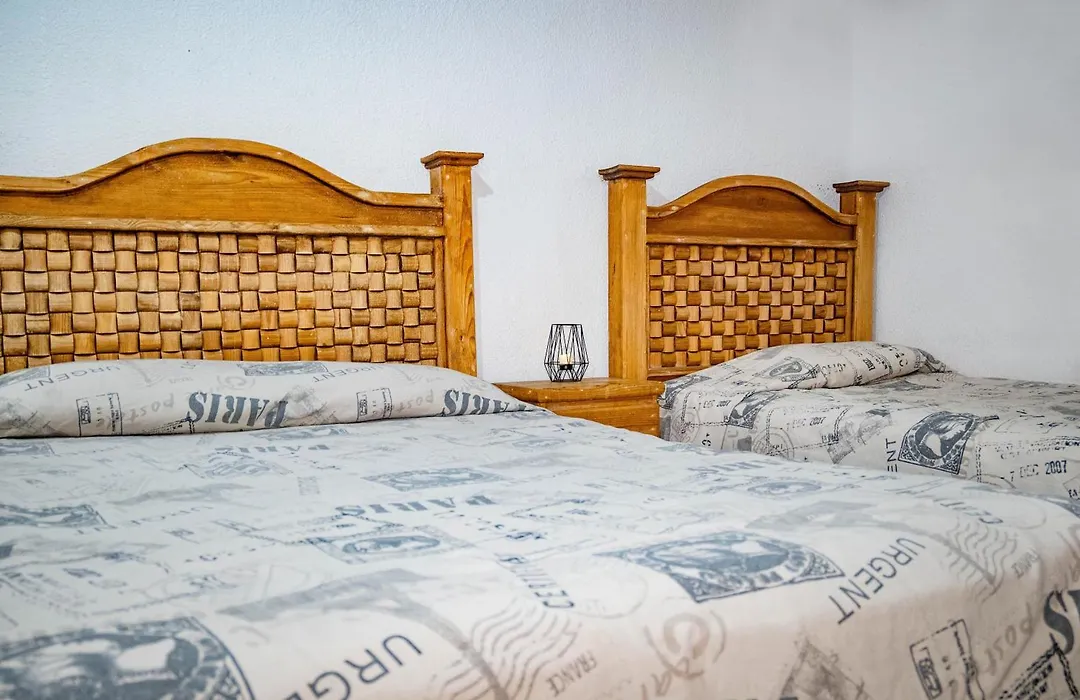 Hostal Makea Pachuca-1